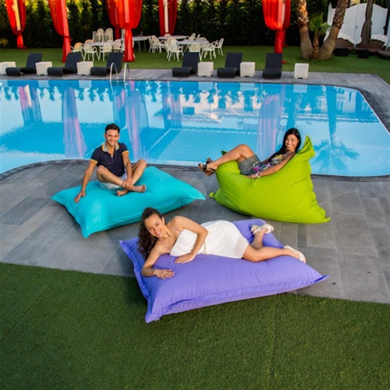 BIG LOUNGE POUF IN TENT DA ESTERNO